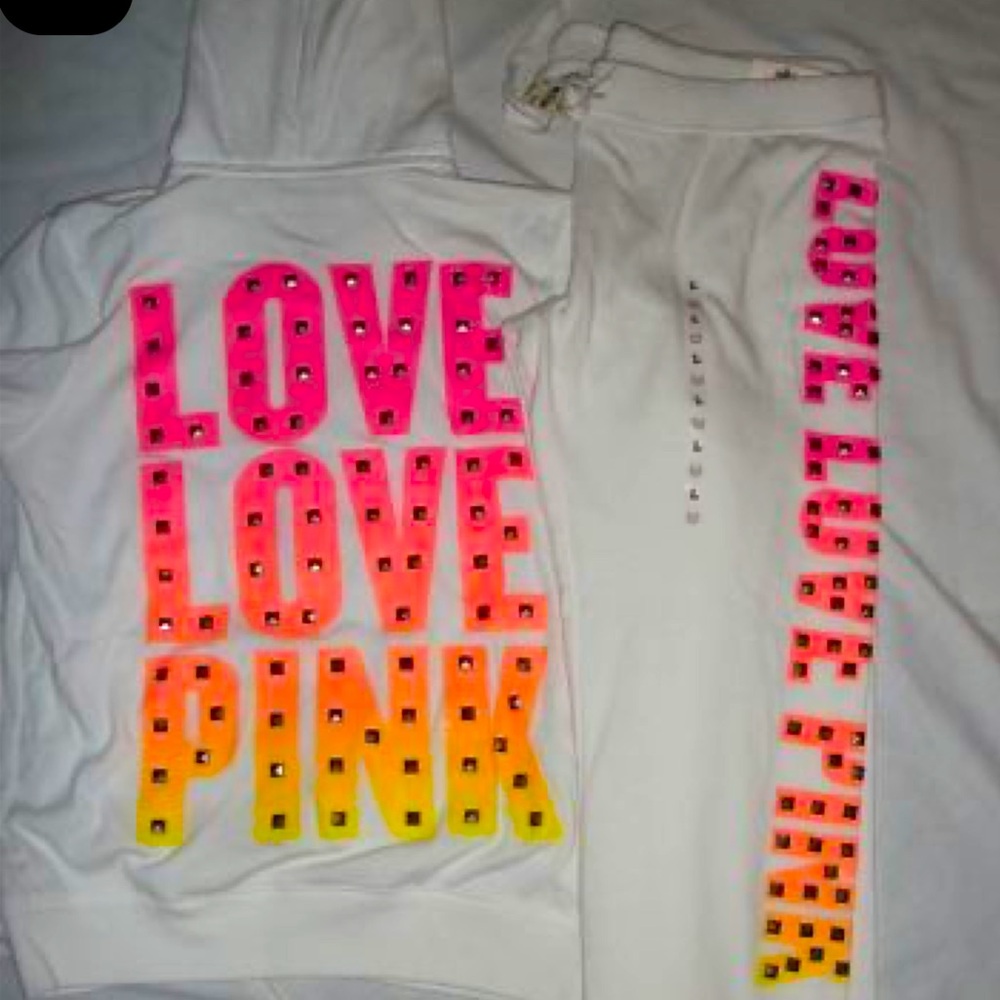 IN SEARCH OF!!! MAJOR*** Victoria’s Secret PINK hoodie and pants